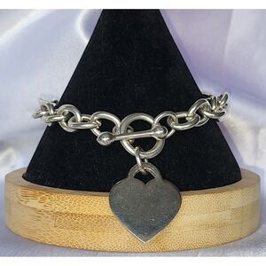 Silver Tone Heart Charm Toggle Bracelet Chunky Oval Link 38g Classic Timeless
